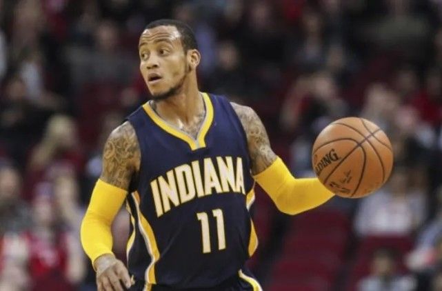 然而球场上 然而球场上