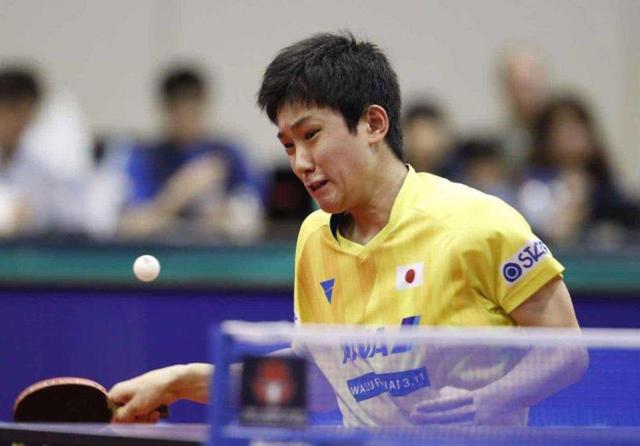 眼神中流露 眼神中流露