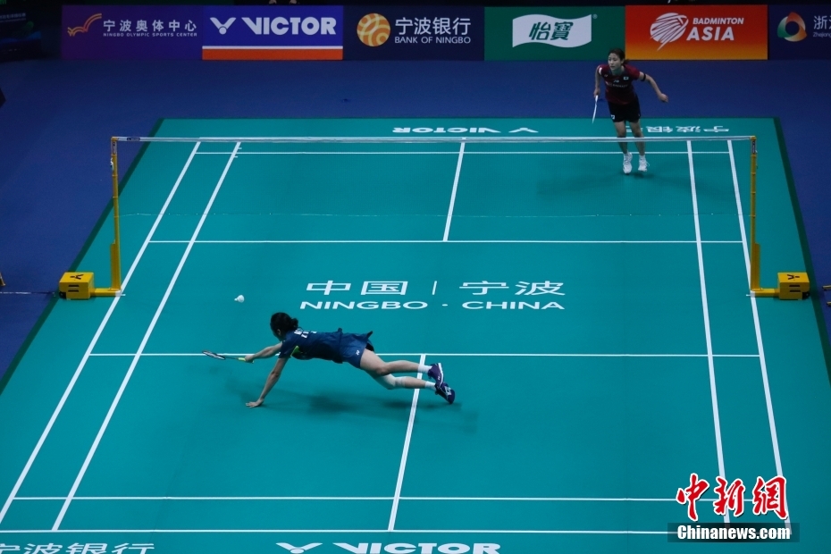 展现了其不 展现了其不