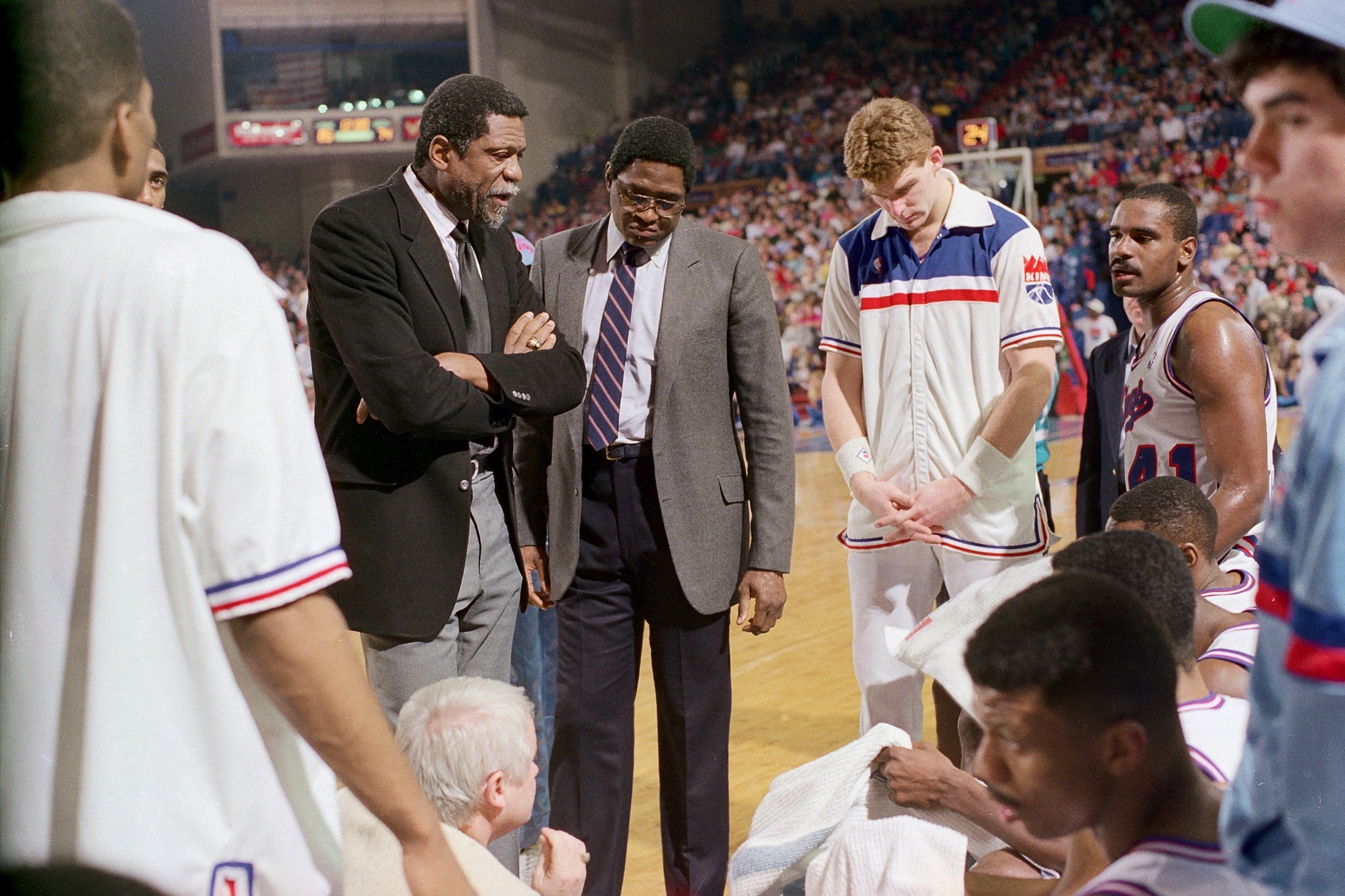 前腰或边锋 前腰或边锋